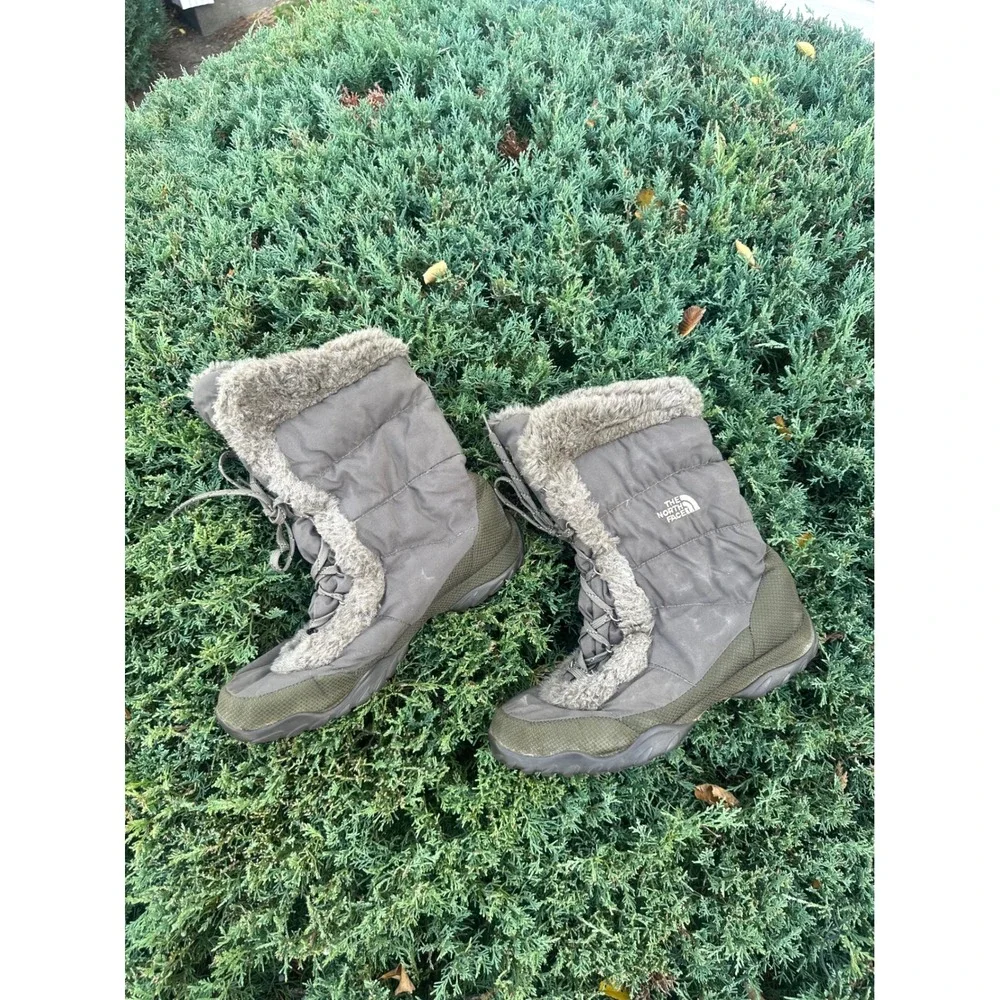 The North Face Nuptse Faux Fur IV‎ Goose Down Women's Snow Boots Size 11 Green